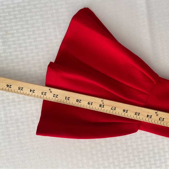 Lulu's Red Long Sleeve Dress with Flared Cuffs size Large Perfect for Valentines - Picture 14 of 16